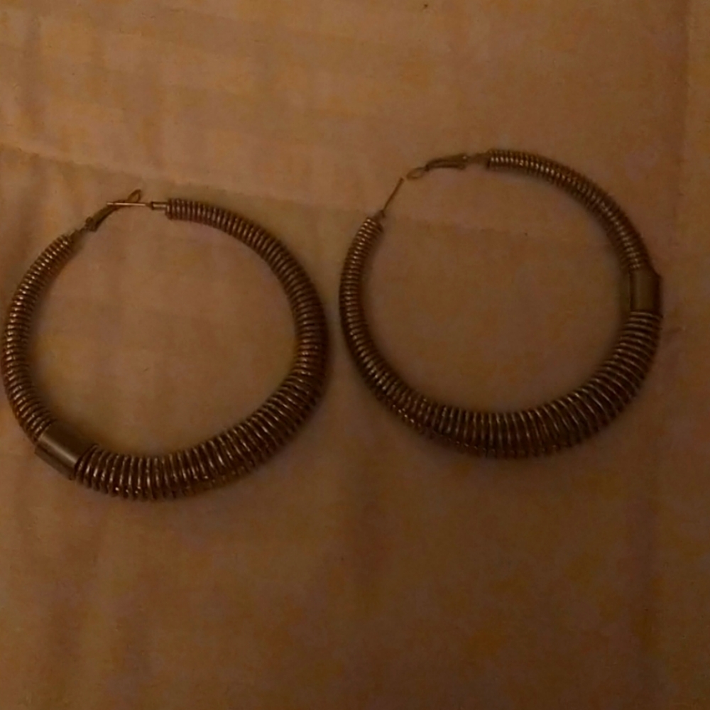 Metal spiral loop earrings
